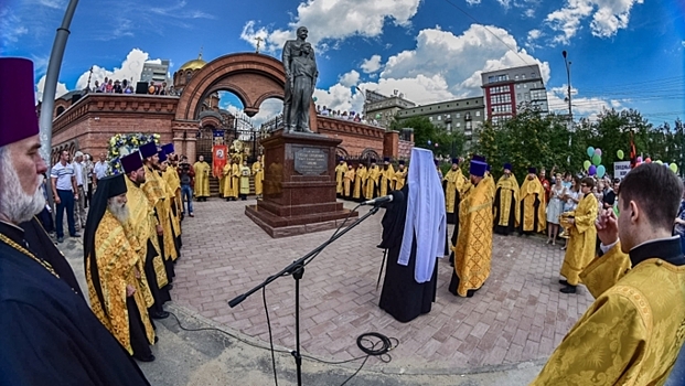 В Новосибирске открыли памятник Николаю II