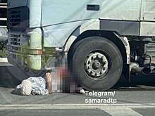 В Самаре на видео сняли человека без кожи на ногах после жесткого ДТП с фурой