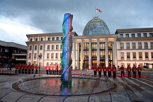 Президент Грузии обсудит проект Конституции с "Грузинской мечтой"