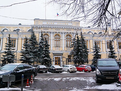 Средняя максимальная ставка по вкладам в рублях опустилась ниже 7%