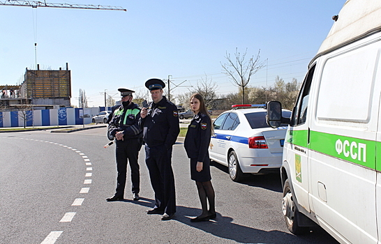 Калининградец заклеивал номер машины, чтобы не попасться судебным приставам