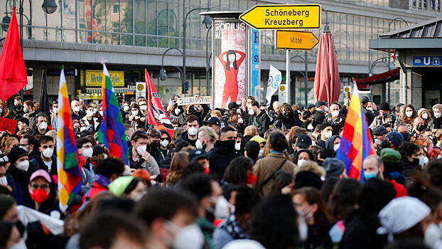 Свыше тысячи человек собрались на первомайское шествие в Берлине