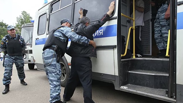 Нелегальных мигрантов начнут выдворять из России