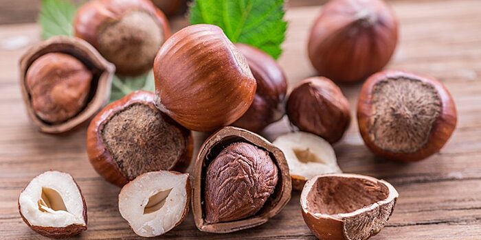 Nutrients: употребление 50 грамм лесных орехов улучшит сердечное и психическое здоровье
