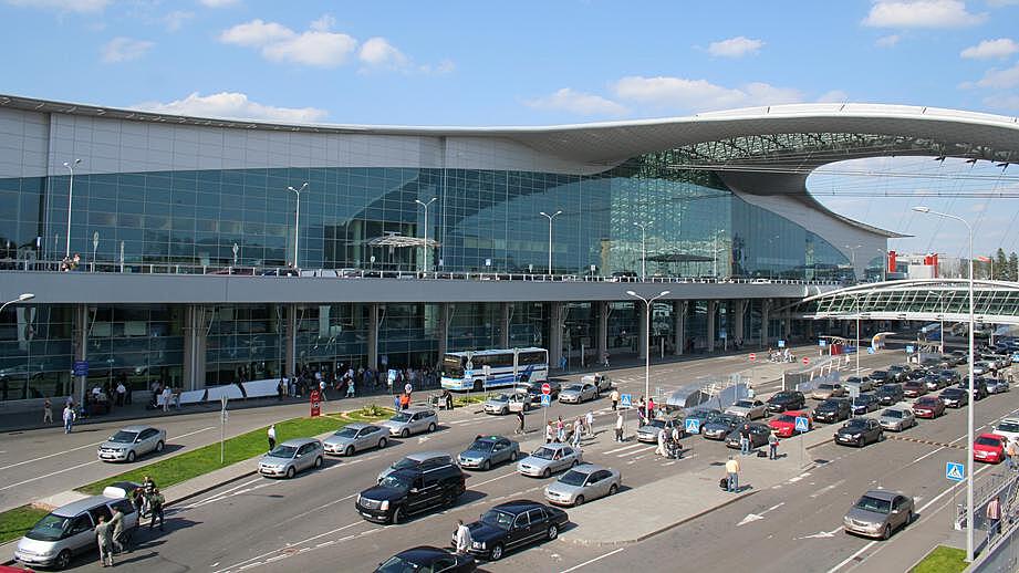 Движение в районе терминала В аэропорта Шереметьево восстановлено после ограничения из-за ДТП