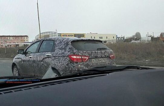 Появились шпионский фотографии кросс-универсал LADA Vesta