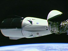Корабль Crew Dragon компании SpaceX успешно состыковался с МКС