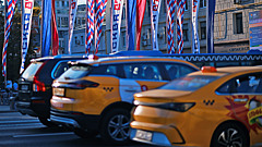 Такси оккупировали парковку во дворе. Какие есть законные методы борьбы?