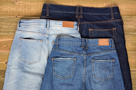 Медик раскрыла опасность джинсов с высокой талией