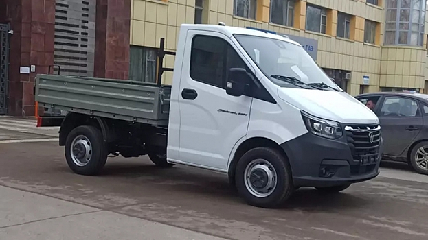 ГАЗ начал отгружать дилерам бортовые «Соболь NN»