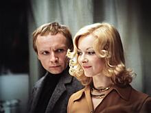 Психолог объяснил моду на советские фильмы и елки в стиле СССР