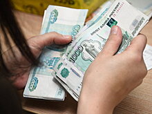 Социологи рассказали о разнице в отношении к деньгам у молодежи и пожилых