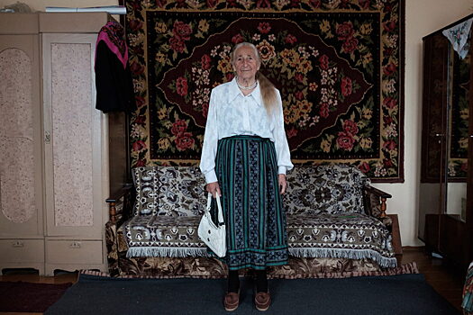 Вера и мода: трогательная история 91-летней бабушки через содержимое платяного шкафа