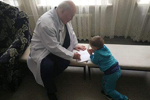 Дмитрий Мезенцев доставил гуманитарную помощь детям Донбасса