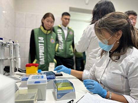 Эксперты-криминалисты поделились тонкостями профессии со студенческим десантом, посетившим с экскурсией ЭКЦ МВД Якутии