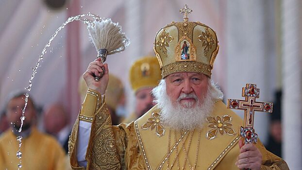 Патриарх Кирилл на Пасху молился о защите "священных пределов" России