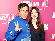 Актер Павел Деревянко прервал интервью ради фото дочери с Марго Овсянниковой