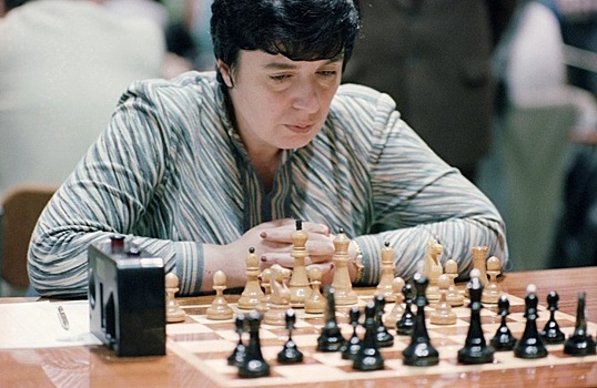 Легендарная грузинская шахматистка подала в суд на авторов сериала «Ход королевы»