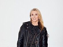 Бондарчук — в стиле глэм-рок, Шмыкова — со смелым декольте и другие звезды на вечеринке в Москве