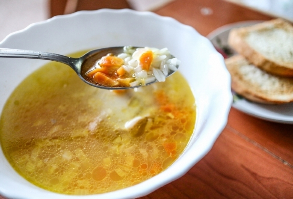 Омские школы задолжали поставщикам питания 19 млн рублей