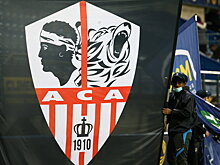 «Аяччо» заподозрили в предоставлении поддельной банковской гарантии на 15 млн евро, чтобы избежать исключения из Лиги 2. Клуб близок к банкротству и лишению профессионального статуса