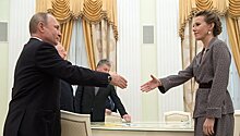 Собчак передала Путину прошение о помиловании 16 человек
