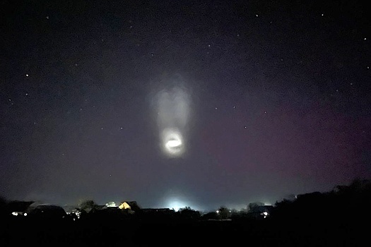 "Страна.ua": Свечение в небе над Украиной может быть следом от ракеты Falcon 9