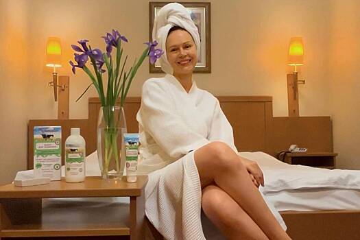 58-летняя Ирина Безрукова снялась в халате без макияжа