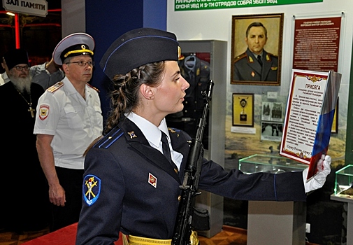 В Омске молодые полицейские приняли Присягу сотрудника органов внутренних дел Российской Федерации