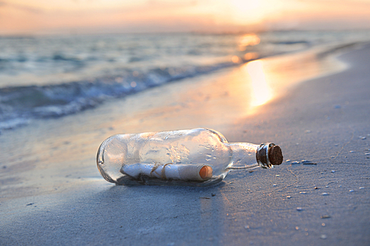 Подросток нашел бутылку с посланием — она преодолела Атлантический океан