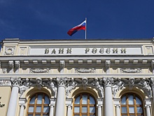 Банки заморозили 30 тысяч счетов в первый день работы нового закона