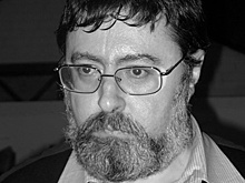 Умер заразившийся коронавирусом российский писатель Роман Арбитман