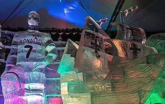 Опубликовано фото ледяной статуи Роналду в Москве