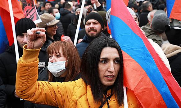 Армяне стали массово получать паспорта РФ