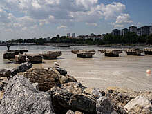 Мраморное море в Турции отступило от берега на 20 метров