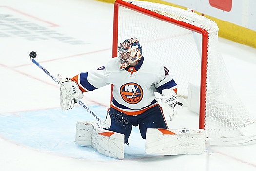 Варламов не пропустил от Овечкина и сыграл 40-й "сухой" матч в НХЛ