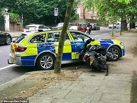 Остановить любой ценой. Британской полиции разрешили таранить грабителей на мотоциклах