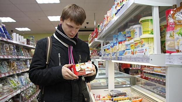 Просроченными продуктами торговали в магазинах в Лукьяново