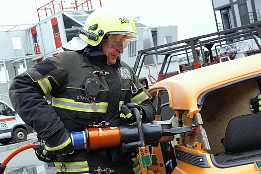 Как спасатели в Москве учатся спасать людей