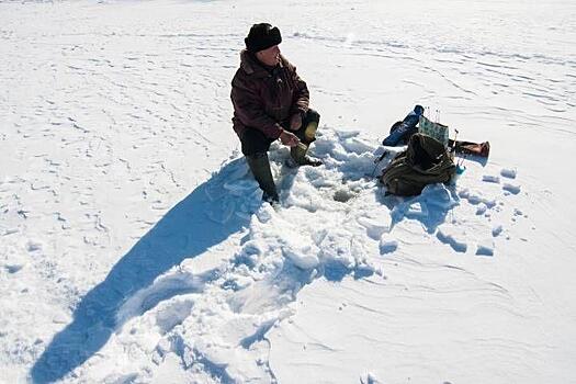 Любителей зимней рыбалки в пригороде Владивостока поджидает опасность