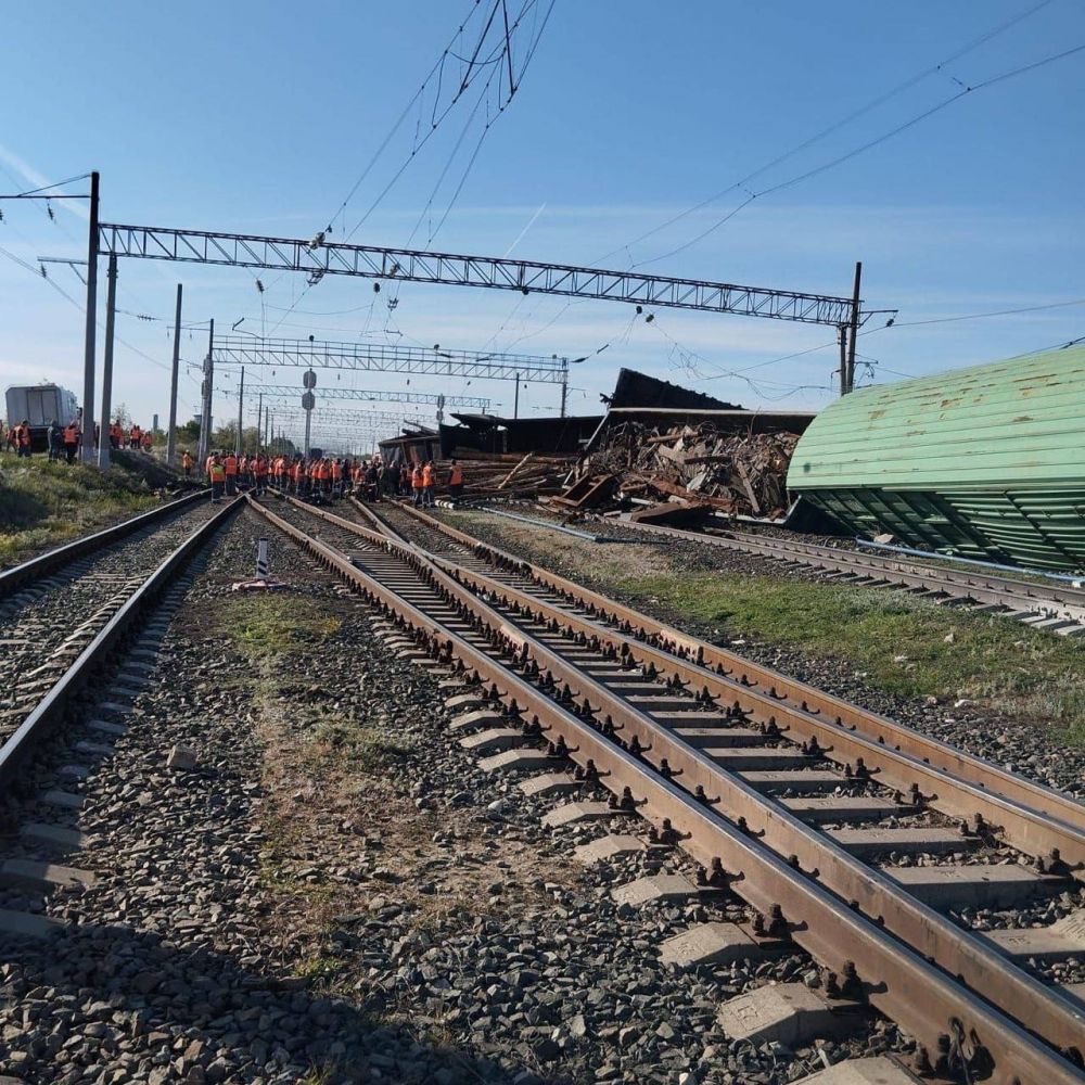 Приволжская железная дорога сообщила официальную причину схода вагонов на станции Котлубань