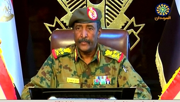Военный совет Судана отменил комендантский час в стране