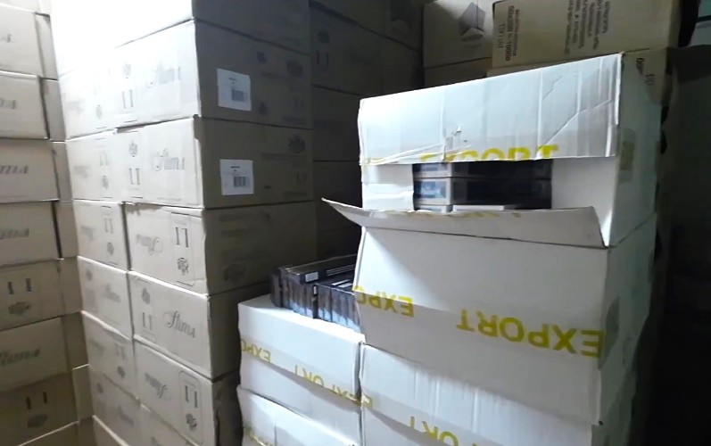 «Табачного» магната накрыли в Динском районе: изъято 380 тыс. пачек паленых сигарет