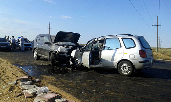 Лобовая авария на трассе «Каспий» отправила в больницу 8 человек