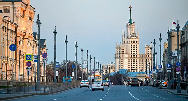 Пробки в Москве сократились вдвое