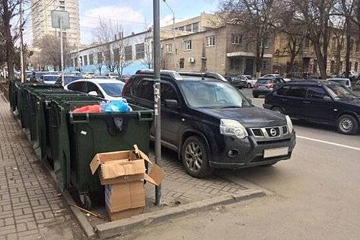 В Башкирии вводят штрафы за парковку возле мусорных баков