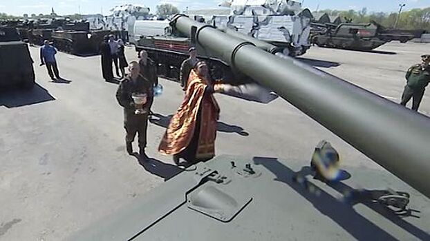 В Нижних Мневниках благословили участников Парада Победы