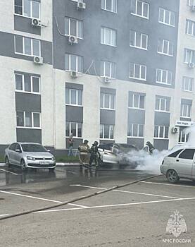 В Оренбурге на улице Автомобилистов горел автомобиль