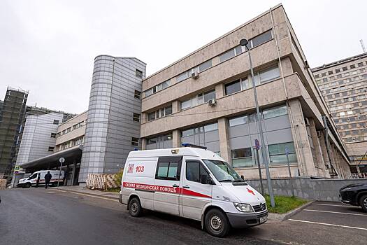 Выживший после ботулизма россиянин на видео заново учился выполнять простые действия