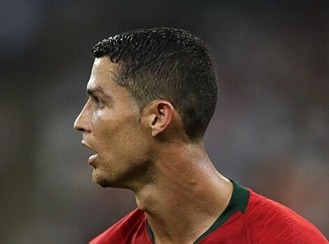 Роналду повел Португалию в бой против «небесных» Суареса